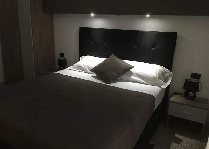 Mb95 - Mezzocannone Luxurious Bed&Breakfast