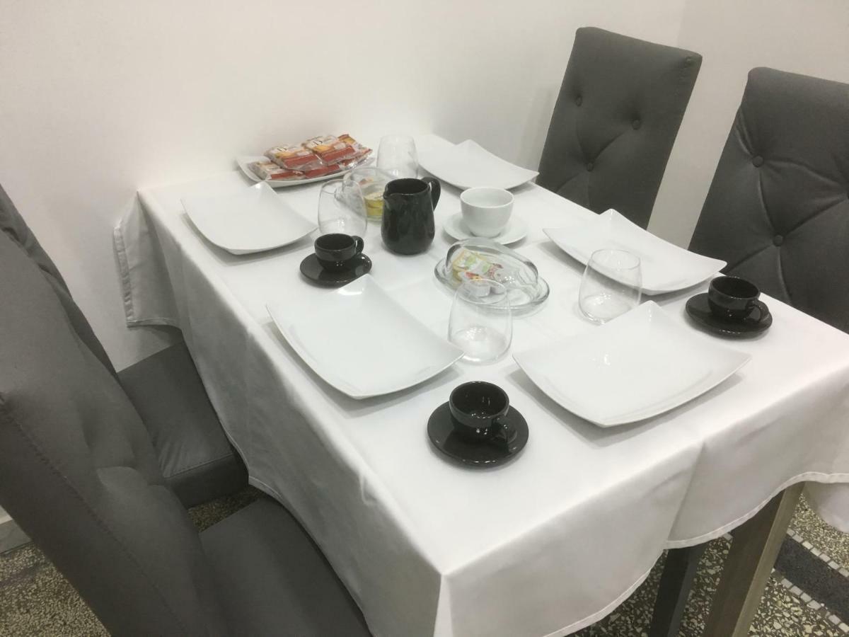 Mb95 - Mezzocannone Luxurious Frühstückspension 3*
